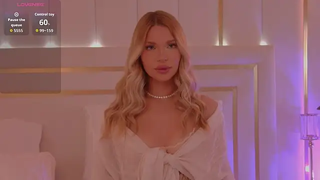 Snapshot of AriellaMelo chatting on September 21, 2025, 5:53 am AriellaMelo online show from September 21, 2025, 5:53 am