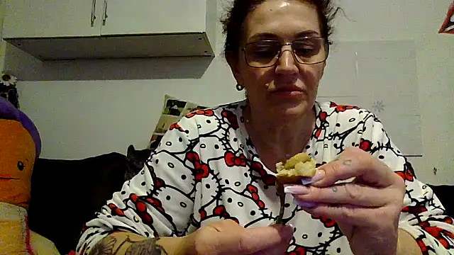 RubyyRosee online show from February 15, 2026, 9:41 am