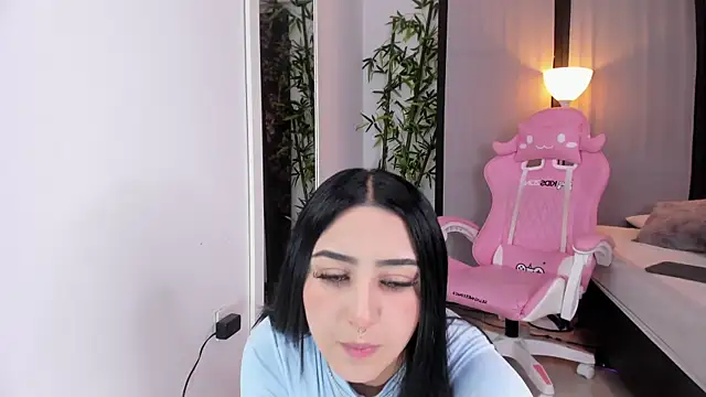 ChloeShade online show from January 5, 2026, 8:45 pm