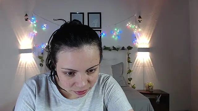 Megan 05  online show from May 1, 2026, 6:56 pm