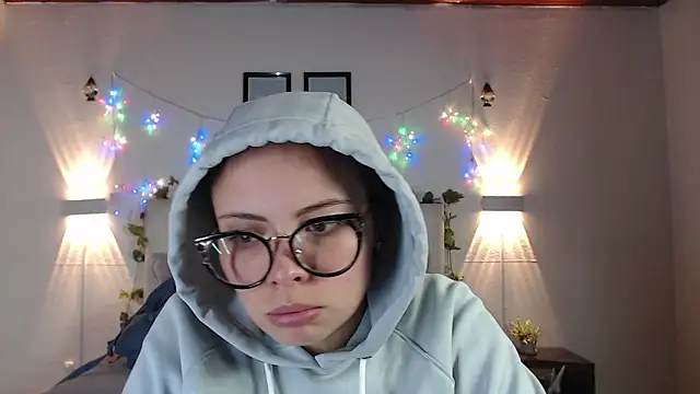 Megan 05  online show from May 2, 2026, 6:57 pm