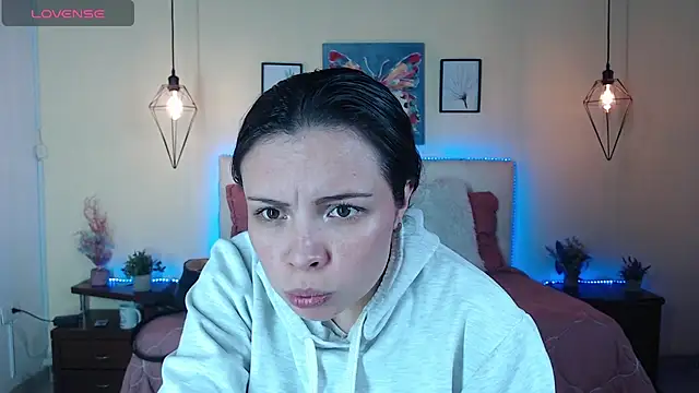 Megan 05  online show from August 4, 2026, 7:27 pm