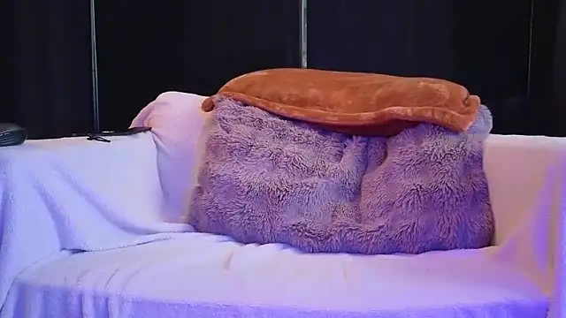 Zoe Fisher online show from March 24, 2026, 2:44 pm