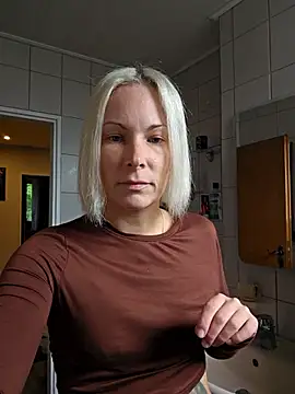 Sunny-Sin online show from September 17, 2025, 1:35 pm