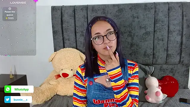 Littlee Bunny  online show from October 31, 2025, 3:13 pm