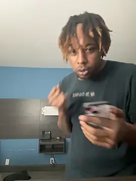 Snapshot of BigMfLuther chatting on December 23, 2025, 5:38 am BigMfLuther online show from December 23, 2025, 5:38 am