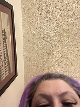 Snapshot of BigMfLuther chatting on April 6, 2026, 6:03 am BigMfLuther online show from April 6, 2026, 6:03 am