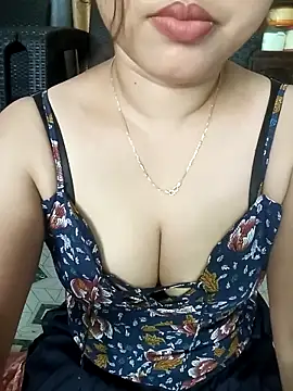 Snapshot of babyangela14 chatting on September 18, 2025, 5:20 am babyangela14 online show from September 18, 2025, 5:20 am