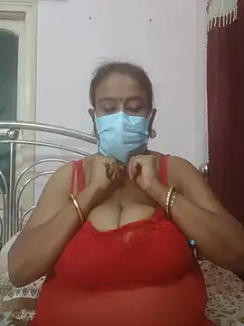 Snapshot of Barna_Love chatting on June 25, 2026, 5:50 pm Barna Love online show from June 25, 2026, 5:50 pm