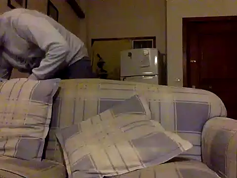 Snapshot of CaiBull chatting on February 22, 2026, 8:40 pm CaiBull online show from February 22, 2026, 8:40 pm