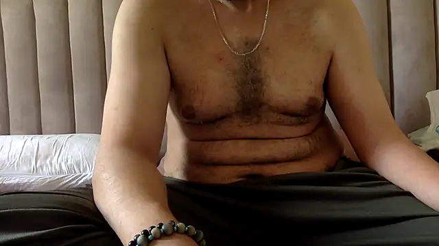 Snapshot of CaiBull chatting on June 10, 2026, 1:32 pm CaiBull online show from June 10, 2026, 1:32 pm