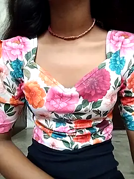 Snapshot of Naina_04 chatting on October 4, 2025, 2:53 am Naina 04 online show from October 4, 2025, 2:53 am