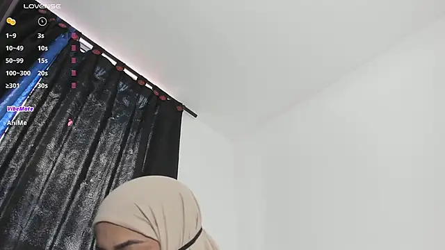 Snapshot of thaira_aly chatting on October 22, 2025, 9:25 pm thaira aly online show from October 22, 2025, 9:25 pm