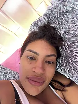 Snapshot of AmberMoss1 chatting on October 6, 2025, 7:44 pm AmberMoss1 online show from October 6, 2025, 7:44 pm