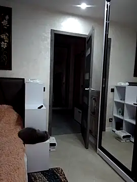 Snapshot of KissMiSveet chatting on October 21, 2025, 5:35 pm KissMiSveet online show from October 21, 2025, 5:35 pm