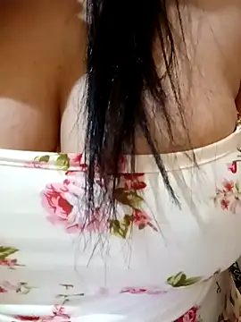 Romayssaa online show from May 10, 2026, 11:48 am