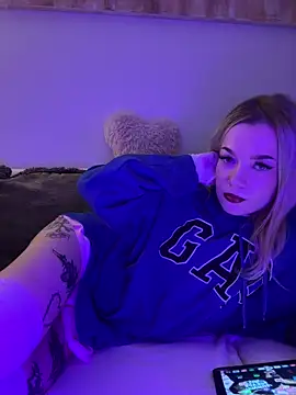 marnemzavar444 online show from November 8, 2025, 9:13 pm