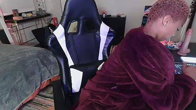 tsunamitori online show from November 14, 2025, 4:44 am