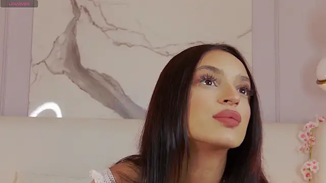 Snapshot of AdoraCortes chatting on October 14, 2025, 5:08 am AdoraCortes online show from October 14, 2025, 5:08 am