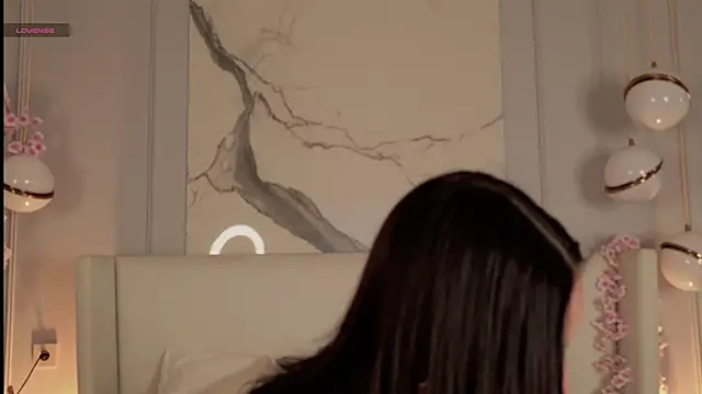 AdoraCortes online show from November 19, 2025, 5:07 am