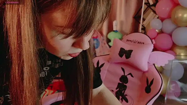 Moon  Bunny online show from June 17, 2026, 6:53 pm