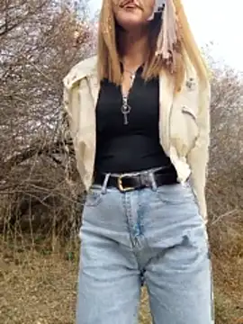 YOOUR EVAA online show from October 26, 2025, 9:26 am