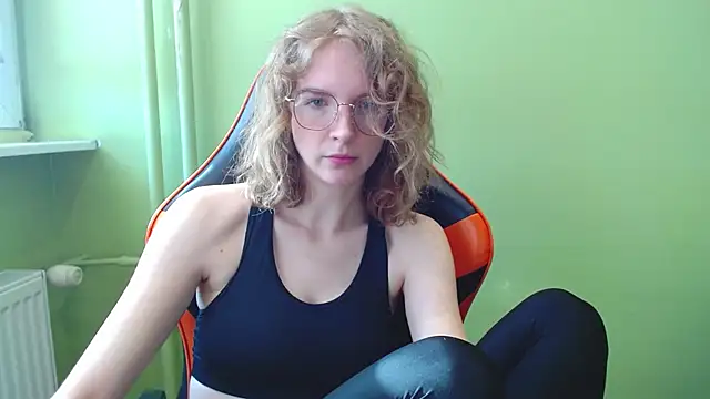 juicyPenny online show from March 10, 2026, 7:24 am