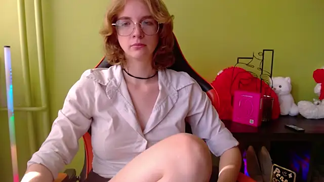 juicyPenny online show from June 20, 2026, 6:27 am