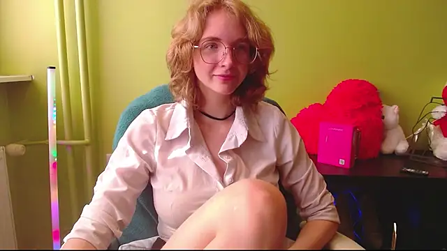 juicyPenny online show from June 26, 2026, 6:18 am