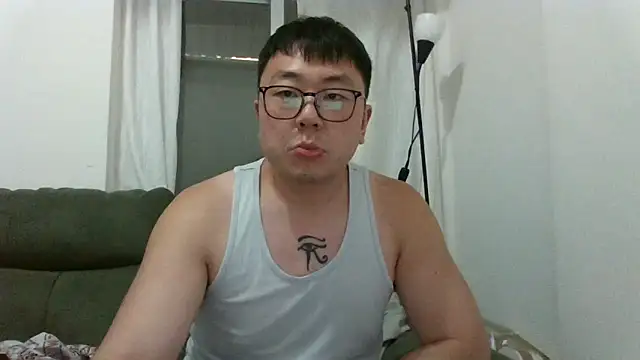 Snapshot of KaylanBMB chatting on June 3, 2026, 11:54 pm KaylanBMB online show from June 3, 2026, 11:54 pm