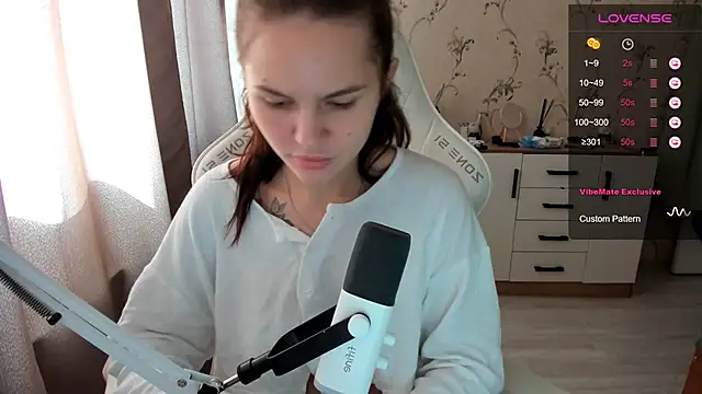 yourdreamm  online show from September 10, 2025, 7:08 am