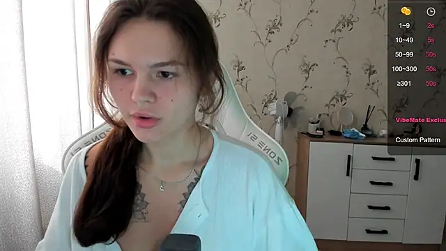 yourdreamm  online show from September 17, 2025, 8:05 am