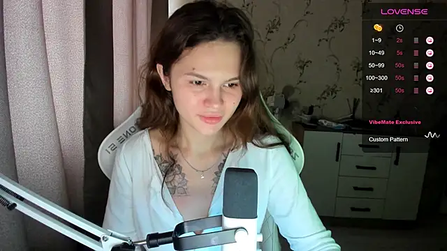 yourdreamm  online show from September 24, 2025, 7:12 am