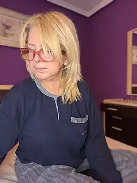 milfevapeccato online show from May 15, 2026, 4:19 am