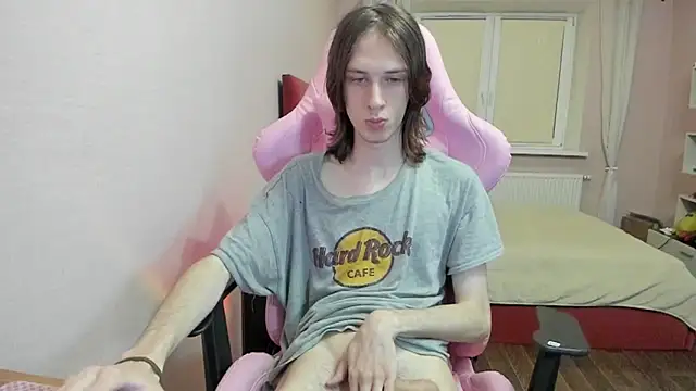 eleganc3 online show from October 28, 2025, 7:38 pm