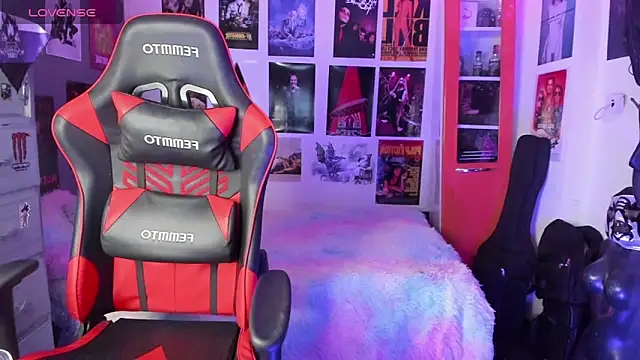 Snapshot of mistresscrowley666 chatting on October 26, 2025, 11:20 pm mistresscrowley666 online show from October 26, 2025, 11:20 pm