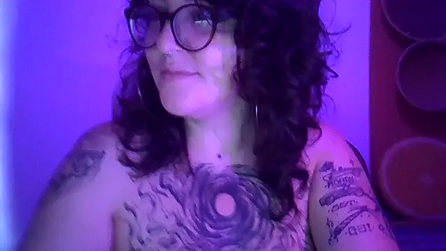 Snapshot of Blue_Liz chatting on September 23, 2025, 12:41 pm Blue Liz online show from September 23, 2025, 12:41 pm