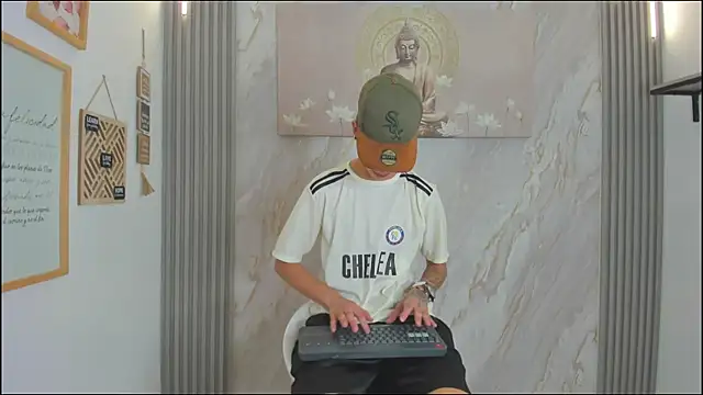 Snapshot of TWINKS_BOYS1 chatting on December 20, 2025, 7:21 pm TWINKS BOYS1 online show from December 20, 2025, 7:21 pm