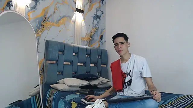 TWINKS BOYS1 online show from January 31, 2026, 7:56 pm