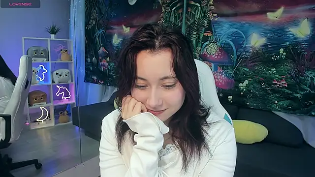 ClaraParks online show from October 21, 2025, 5:57 pm