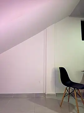 Lily  18 online show from November 8, 2025, 3:18 am