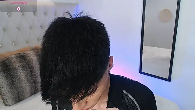 Dulcey  online show from October 12, 2025, 4:11 am