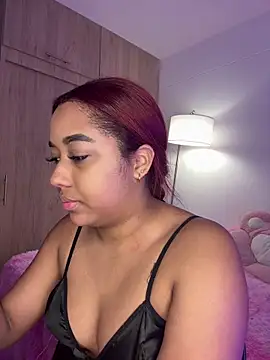 Snapshot of _Zahara_ chatting on October 1, 2025, 8:37 pm Zahara online show from October 1, 2025, 8:37 pm