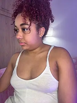 Snapshot of _Zahara_ chatting on October 3, 2025, 12:18 am Zahara online show from October 3, 2025, 12:18 am