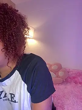 Snapshot of _Zahara_ chatting on October 4, 2025, 11:58 pm Zahara online show from October 4, 2025, 11:58 pm