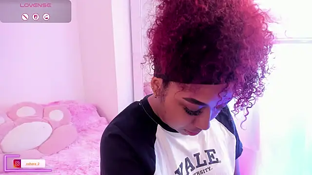 Snapshot of _Zahara_ chatting on October 11, 2025, 7:23 pm Zahara online show from October 11, 2025, 7:23 pm