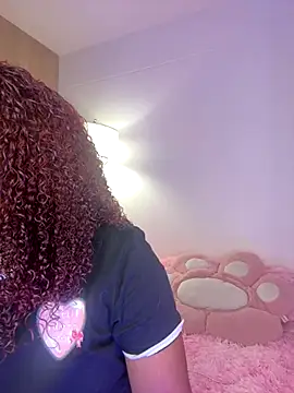 Snapshot of _Zahara_ chatting on October 18, 2025, 10:43 pm Zahara online show from October 18, 2025, 10:43 pm