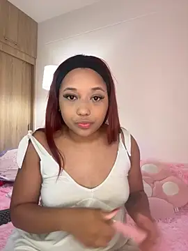 Snapshot of _Zahara_ chatting on October 21, 2025, 10:43 pm Zahara online show from October 21, 2025, 10:43 pm