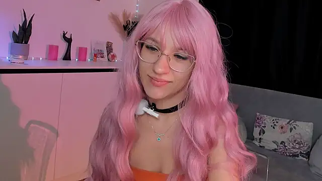 EvaBllake online show from October 4, 2025, 5:49 am