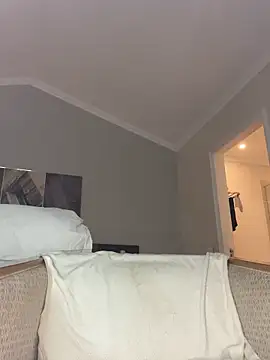 prettydollyy online show from April 7, 2026, 8:09 pm